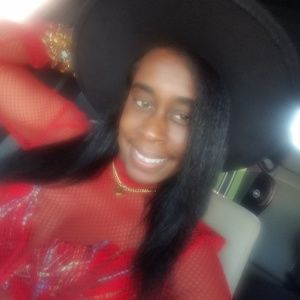Meet your Posher, Candice